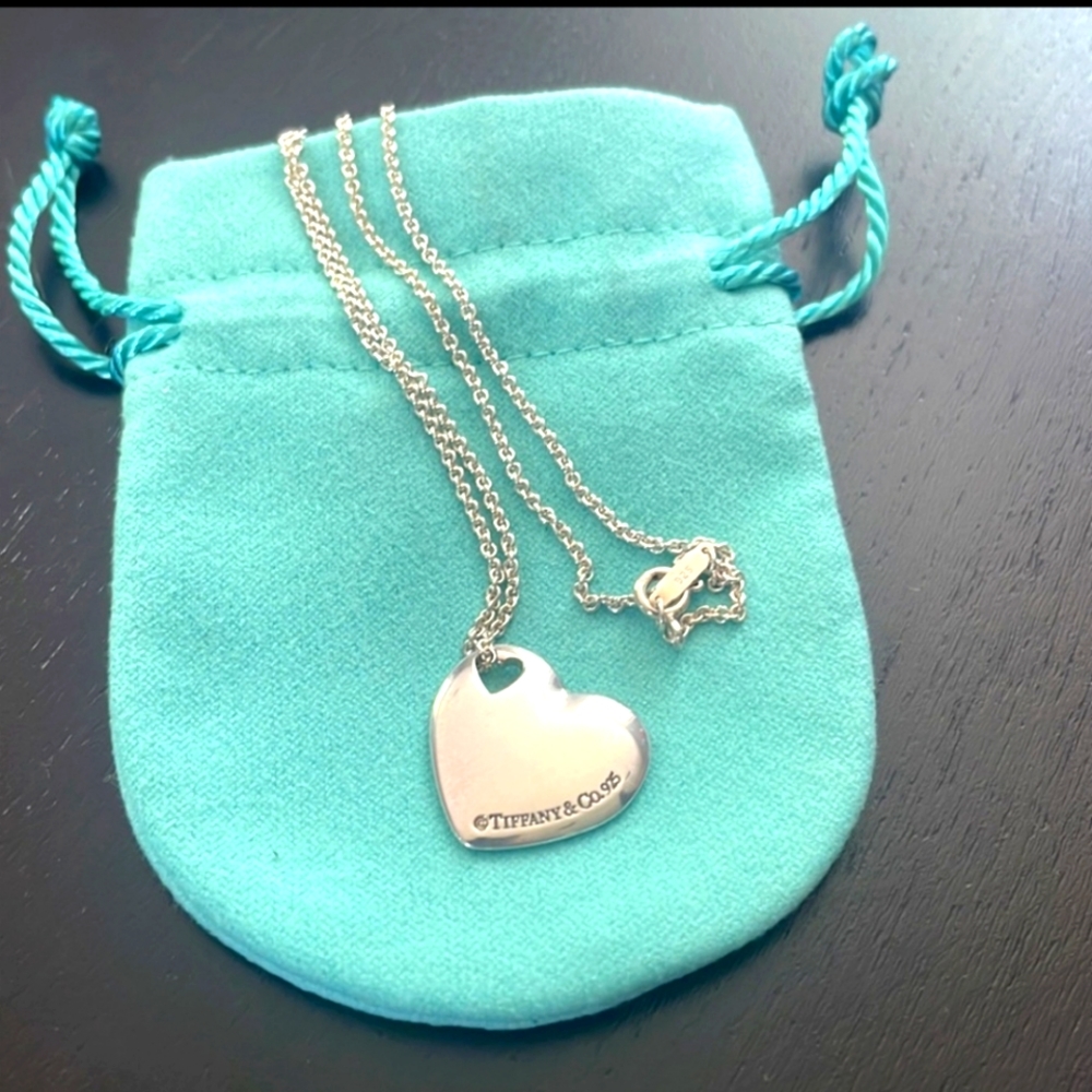RARE RETIRED!!! Tiffany Luxury Heart 925 Sterling Necklace 💙 - Picture 1 of 5